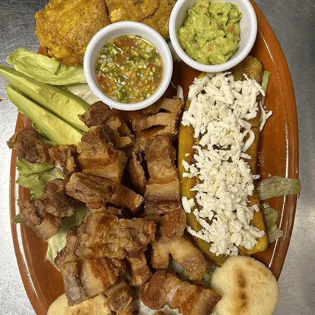 Neivayork Tapas & Grill combinado de chicharros